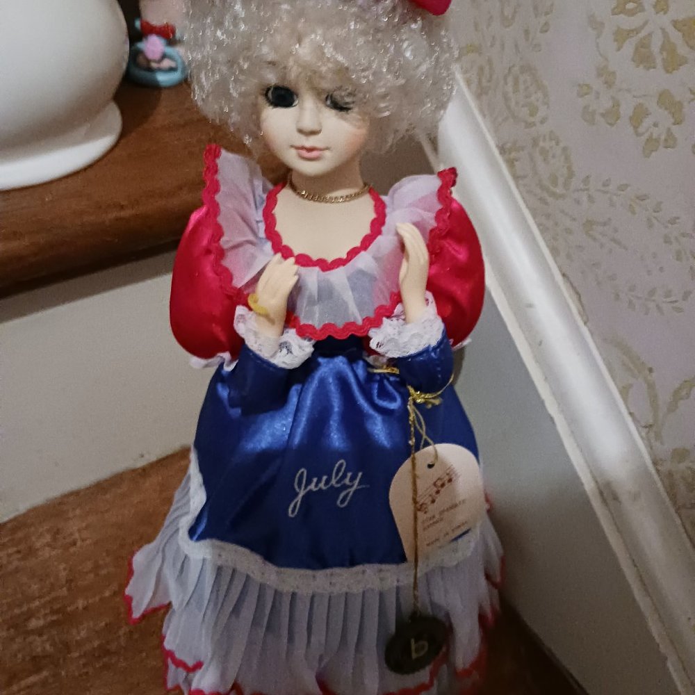 July 4th Patriotic Musical Doll, Vintage 1989 Brim Home decor, Birthday Month